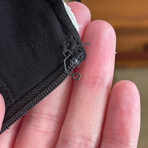 Naeem Khan NK32 Black Crepe Halter Gown with White Daisy Appliqué, Size 4 - Picture 11 of 16